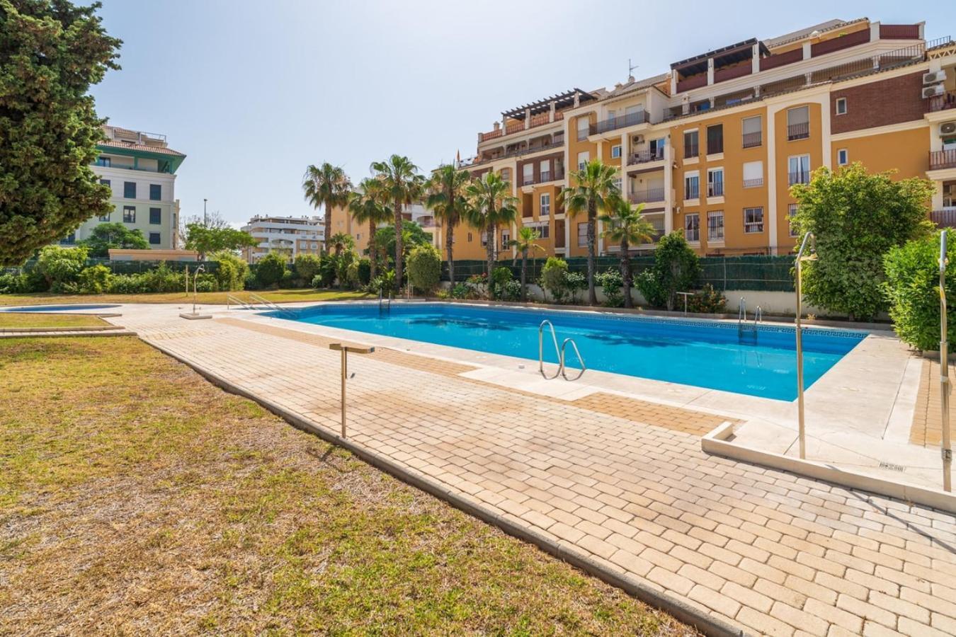 Apartamento Azucarera Torre Del Mar Luaran gambar